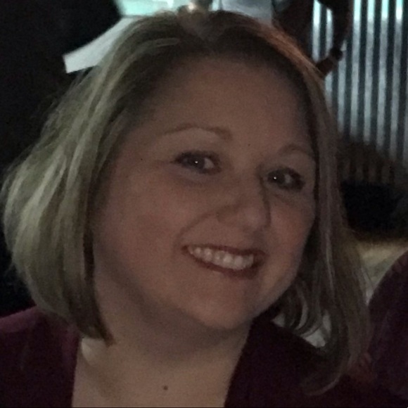 Meet your Posher, Lori - Picture 1 of 1